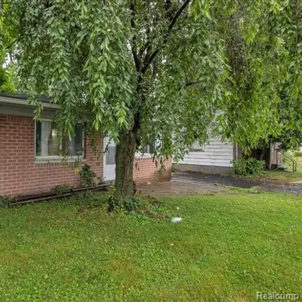Image 2 - 25543 McDonald Street, Dearborn Heights, MI 48125, USA - House for sale