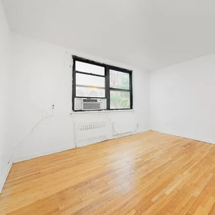 Image 3 - 329 W 14th St Apt 4B, New York, 10014 - Apartment for rent