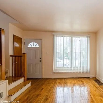 Image 2 - 7931 South Jeffery Boulevard, Chicago, IL 60617, USA - Townhouse for sale