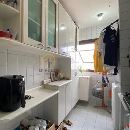 Buy this 2 bed apartment on Rua Doutor Nogueira Martins 371 in Vila da Saúde, São Paulo - SP