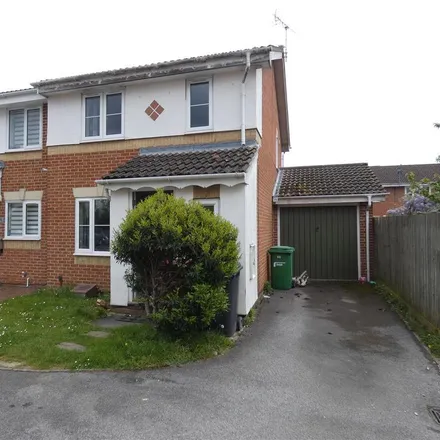 Rent this 3 bed house on Neptune Way in Slough, SL1 5UB