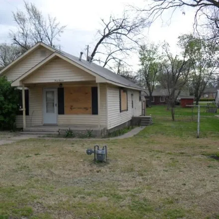 Image 2 - 301 South 5th Street, Humboldt, Allen County, KS 66748, USA - House for sale