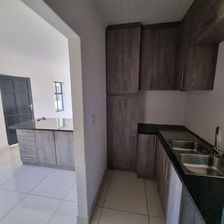 Rent this 3 bed apartment on 2nd Avenue in Glenlily, Parow