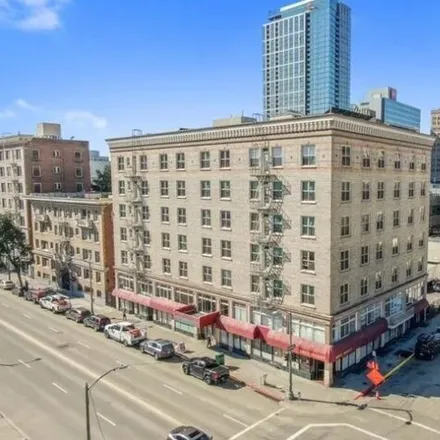 Buy this 19 bed house on Lake District Apartments in Harrison Street, Oakland