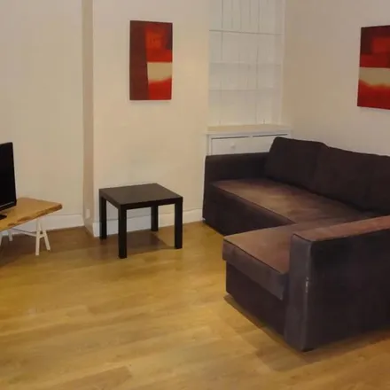 Image 2 - Mason's Place, London, CR4 3JZ, United Kingdom - Apartment for rent