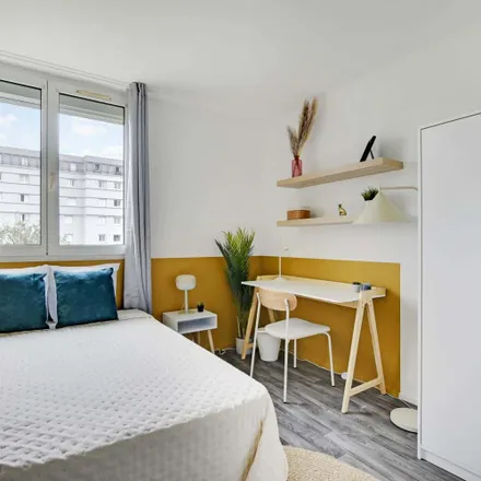 Rent this 4 bed room on 1 Rue Marc Sangnier in 94270 Le Kremlin-Bicêtre, France
