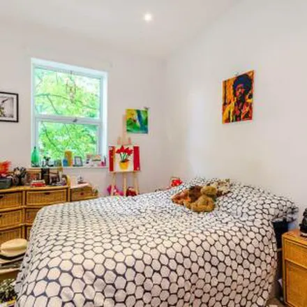 Rent this 2 bed apartment on Border Crescent in London, SE26 6DE