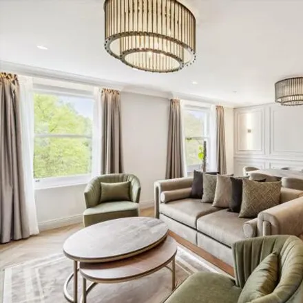 Rent this 2 bed apartment on 5 Royal Crescent in London, W11 4SL