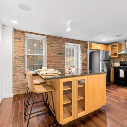 Image 8 - 154 Woodruff Avenue, New York, NY 11226, USA - Townhouse for sale