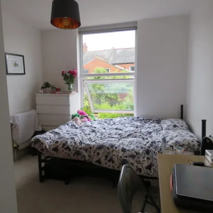 Rent this 6 bed apartment on 12 Barrack Road in Exeter, EX2 5ED