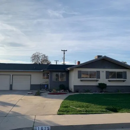 Buy this 3 bed house on 1639 Richard Avenue in Sanger, CA 93657