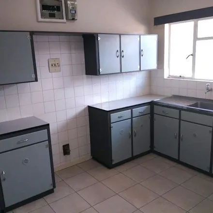 Image 2 - Milton Road, Richmond Estate, Parow, 7460, South Africa - Apartment for rent
