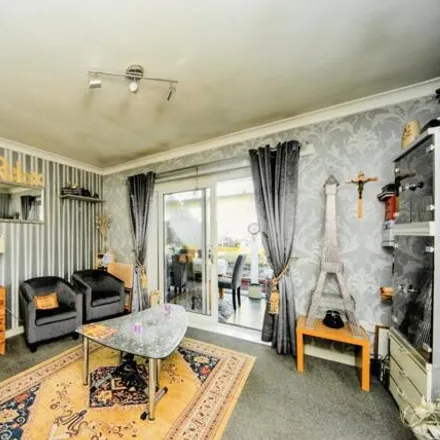 Image 2 - Jay Close, Eastbourne, East Sussex, N/a - House for sale