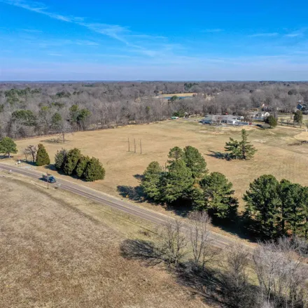 Image 1 - 582 Old McKenzie Road, McKenzie, Carroll County, TN 38201, USA - House for sale