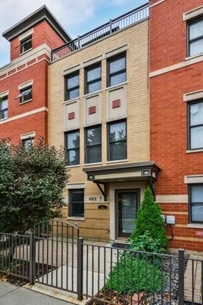 Buy this 3 bed townhouse on 653 West Hobbie Street in Chicago, IL 60610
