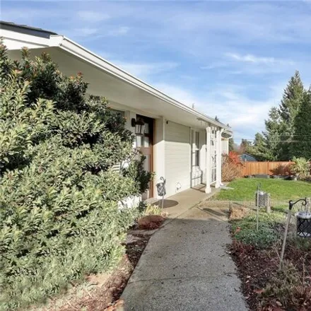 Image 3 - 5301 N 30th St, Tacoma, Washington, 98407 - House for sale