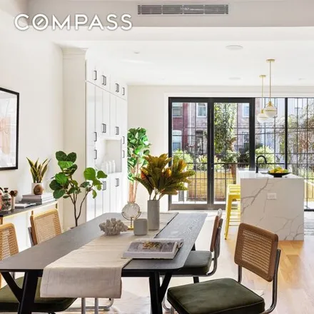 Image 2 - 116 Cooper Street, New York, NY 11207, USA - Townhouse for sale