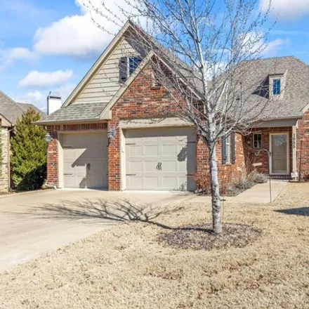 Buy this 3 bed house on 1501 South Hickory Circle in Broken Arrow, OK 74012