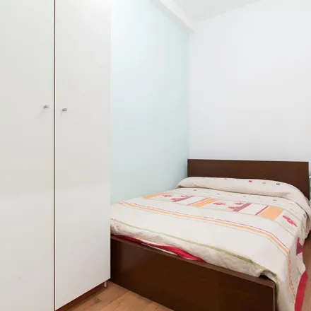 Image 6 - Hostal Domínguez, Pharmacy Street, 1, 28004 Madrid, Spain - Apartment for rent