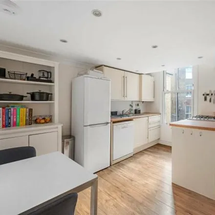 Image 2 - Hemberton Road, Stockwell Park, London, SW9 9LH, United Kingdom - Apartment for sale