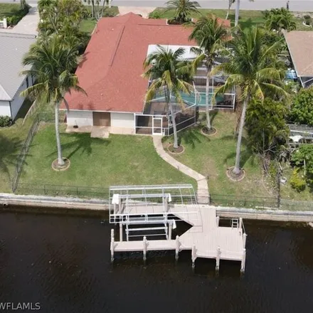 Image 3 - 952 Southeast 24th Street, Cape Coral, FL 33990, USA - House for sale