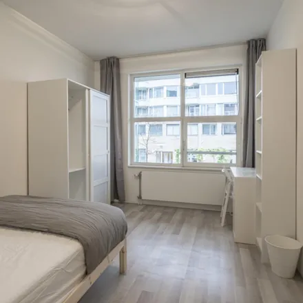 Rent this 4 bed room on Carnapstraat in 1062 KV Amsterdam, Netherlands