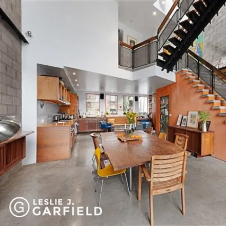 Image 3 - 56 East 1st Street, New York, NY 10003, USA - House for sale