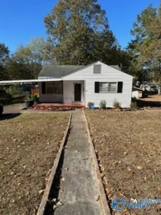 Buy this 3 bed house on 380 Howell Circle in Gadsden, AL 35904