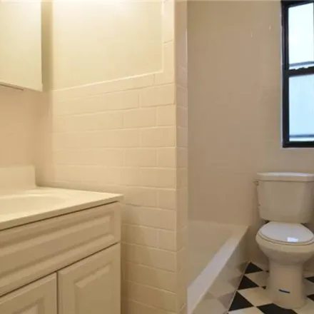 Image 3 - 3304 Steuben Avenue, New York, NY 10467, USA - Apartment for rent