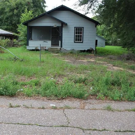 Rent this 2 bed house on 3123 Woodford Street in Shreveport, LA 71108