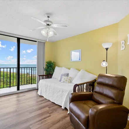 Image 2 - 3100 Atlantic Beach Boulevard, Fort Pierce Shores, Saint Lucie County, FL 34949, USA - Apartment for rent