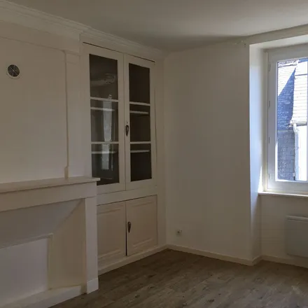 Rent this 1 bed apartment on 7 Boulevard Roosevelt in 36100 Issoudun, France