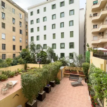 Image 5 - Carrer de Muntaner, 408, 08001 Barcelona, Spain - Apartment for rent
