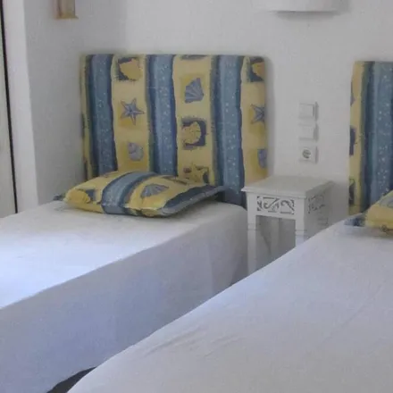 Rent this 5 bed house on 8200-594 Distrito de Évora