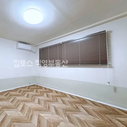 Rent this 2 bed apartment on 서울특별시 관악구 봉천동 1578-17