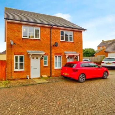 Buy this 2 bed duplex on Poppy Mead in Kingsnorth, TN23 3GL
