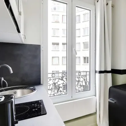 Image 7 - 100 Rue Brancion, 75015 Paris, France - Apartment for rent