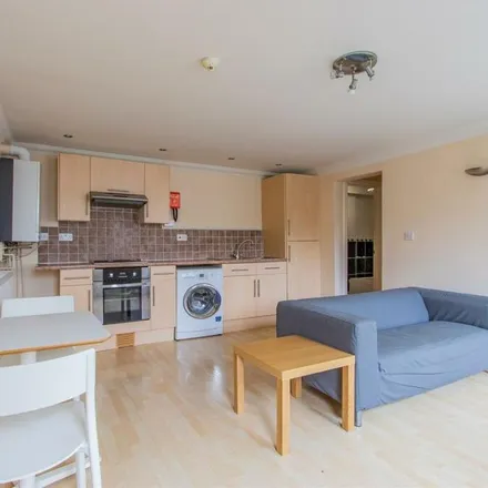 Rent this 1 bed apartment on Richmond Road in Cardiff, CF24 3BU