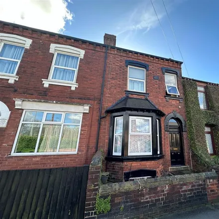 Rent this 3 bed townhouse on Chippy Woods in 42 Sparable Lane, Wakefield