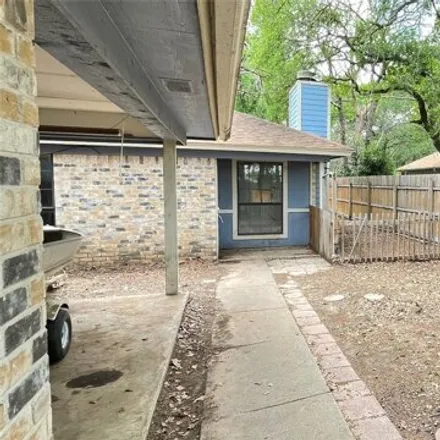 Image 2 - 316 Lochridge Drive, Azle, TX 76020, USA - House for sale