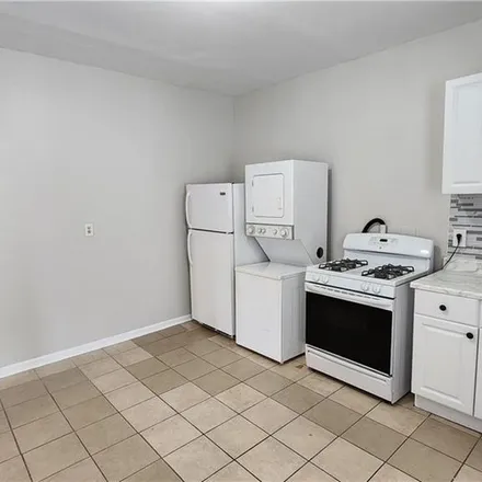 Image 9 - 85 Sanford Avenue, Bridgeport, CT 06604, USA - Apartment for rent