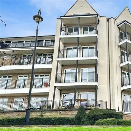 Buy this 2 bed apartment on unnamed road in Greenhithe, DA9 9GT