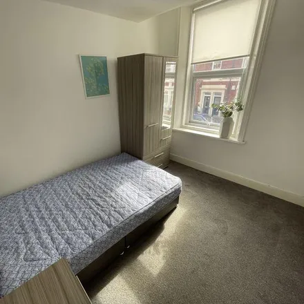 Image 2 - Wingrove Avenue, Newcastle upon Tyne, NE4 9AS, United Kingdom - Room for rent