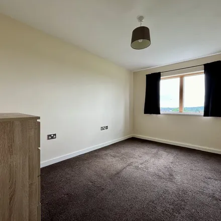 Image 3 - Waterside Way, Wakefield, WF1 5ED, United Kingdom - Apartment for rent