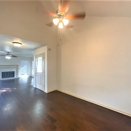 Image 8 - 1811 Crested Butte Drive, Austin, TX 78746, USA - Apartment for rent