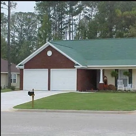 Buy this 3 bed house on 102 Mill Creek Circle in Dothan, AL 36305