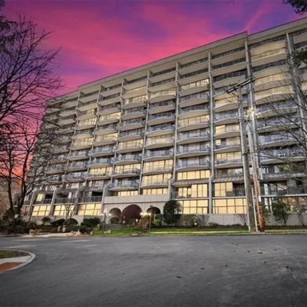 Buy this 3 bed condo on 15 Stewart Place in City of White Plains, NY 10603