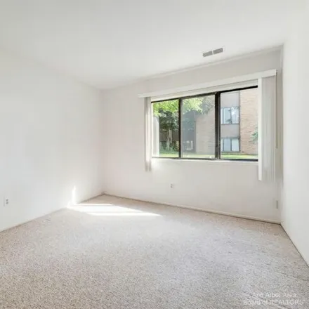 Image 3 - 2059 Saint Charles Drive, Ann Arbor, MI 48103, USA - Condo for rent