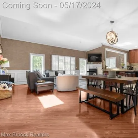 Image 5 - 45694 Meadows Circle West, Macomb Township, MI 48044, USA - Condo for sale