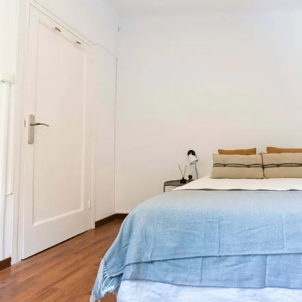 Rent this 4 bed room on Carrer de Vallseca in 08001 Barcelona, Spain